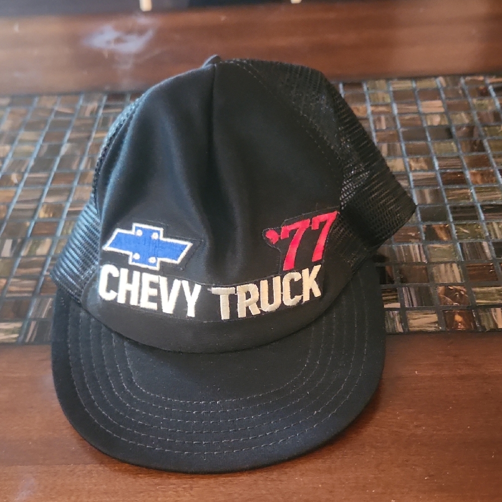 Chevy Truck '77 Black Cap